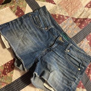 Decree shorts
